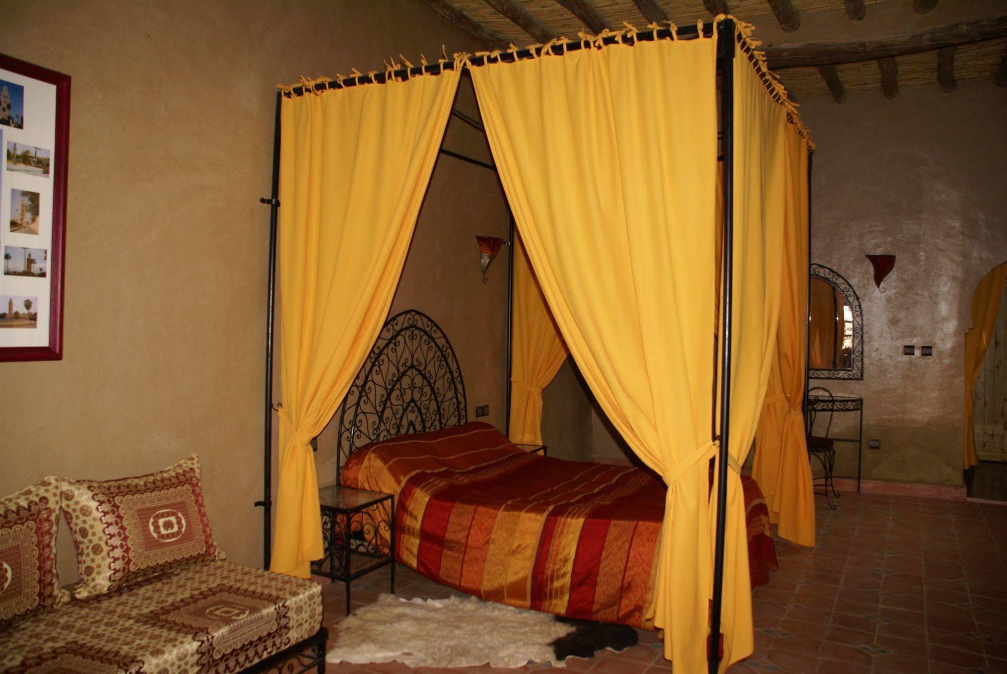 Kasbah Ait Ben Damiette Hotel สกูรา ภายนอก รูปภาพ