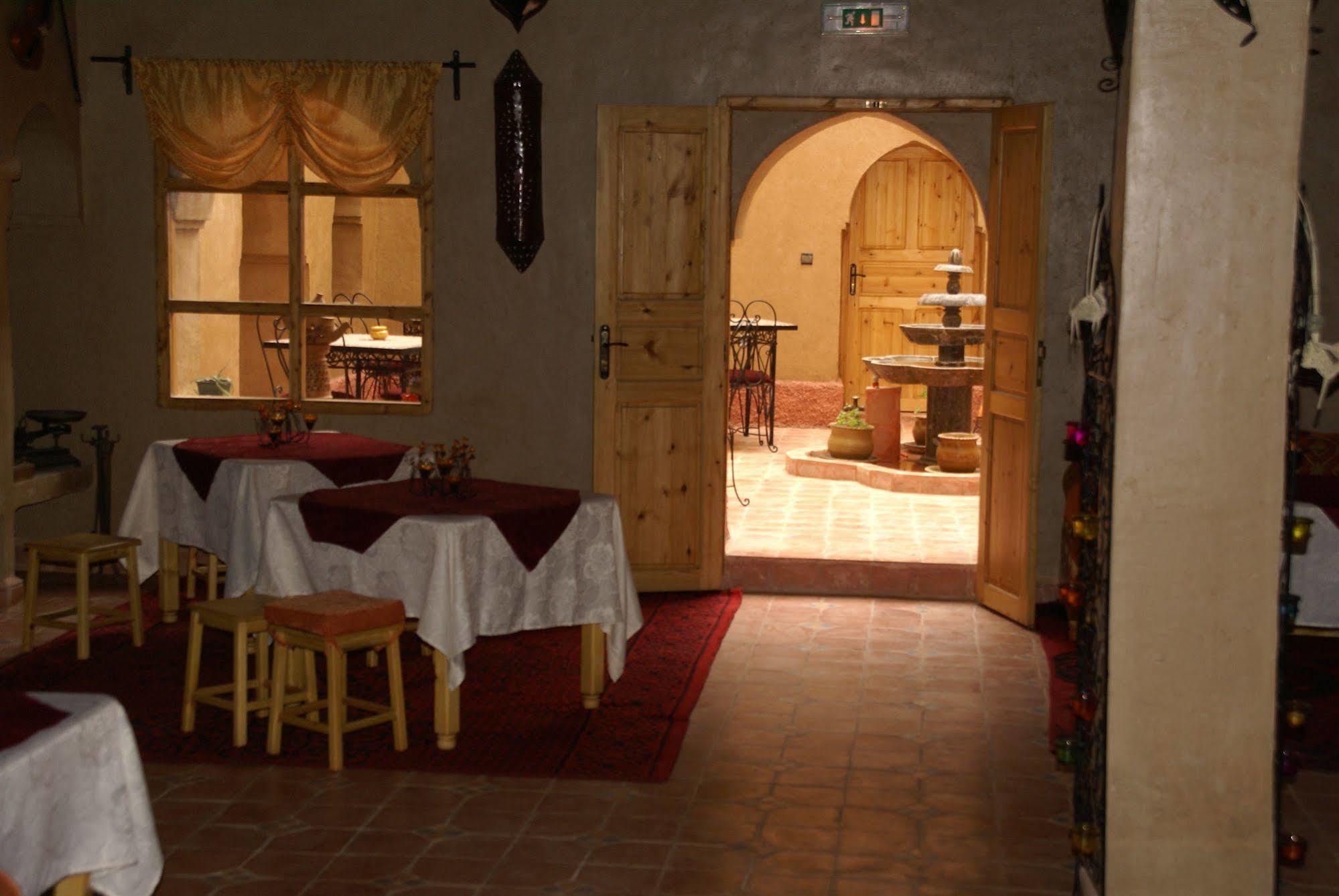 Kasbah Ait Ben Damiette Hotel สกูรา ภายนอก รูปภาพ
